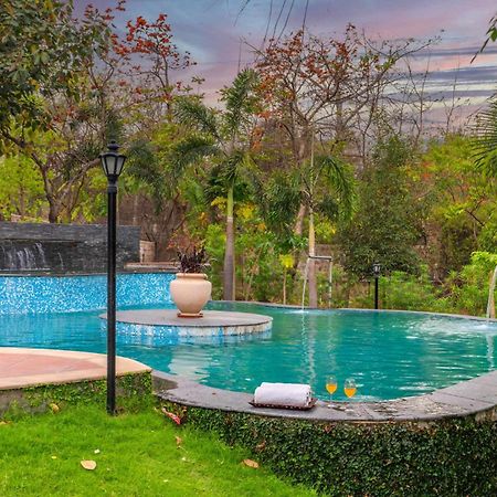 Stayvista At Maple Farms With Pool, Bbq & Bonfire Sohna Extérieur photo