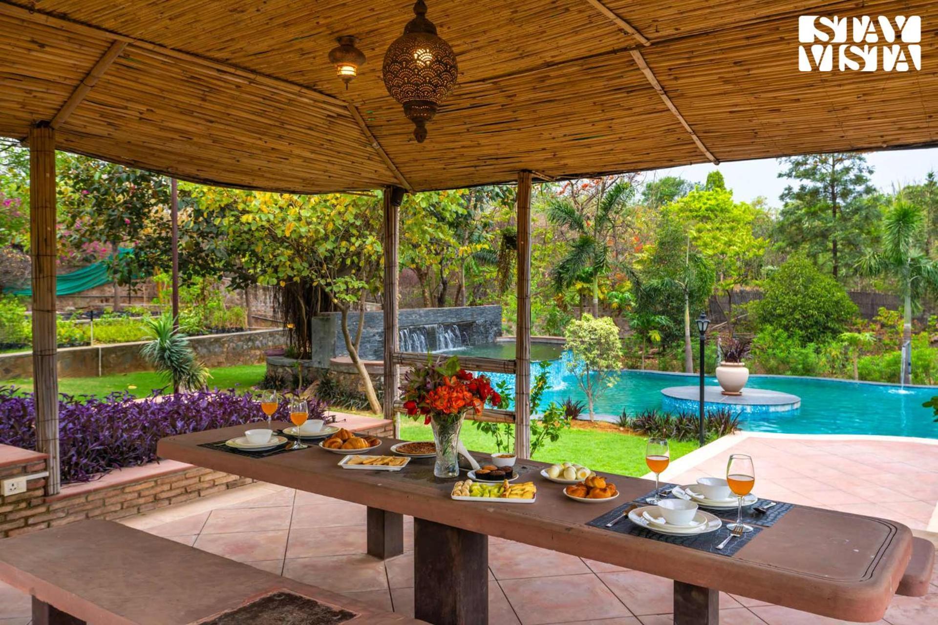 Stayvista At Maple Farms With Pool, Bbq & Bonfire Sohna Extérieur photo
