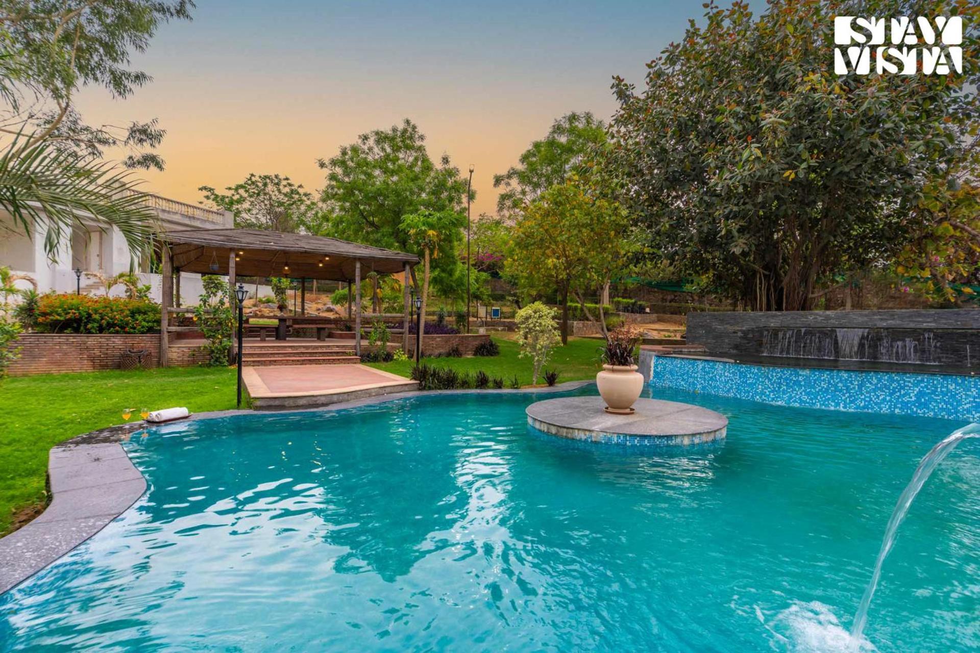 Stayvista At Maple Farms With Pool, Bbq & Bonfire Sohna Extérieur photo